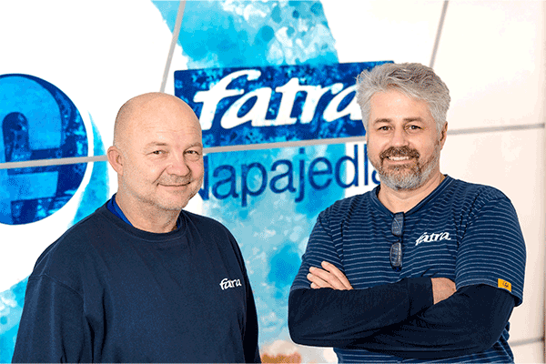 Martin Čech, chef de projet R&D (à droite) et Marek Novák, spécialiste en technologie des revêtements de sol (à gauche)