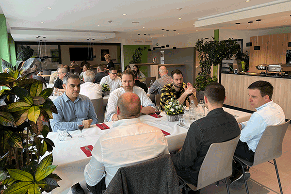 Box-Klebstoffhersteller-Tag-Mittagessen_600x400px