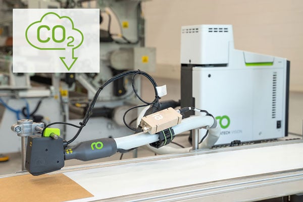 Pittogramma per la riduzione di CO₂. Pistola Volta per applicazioni Hotmelt Stitching, tubo elettroriscaldato Performa, fusore Vision come soluzione ottimale proposta da Robatech per l’applicazione sostenibile di adesivi. 