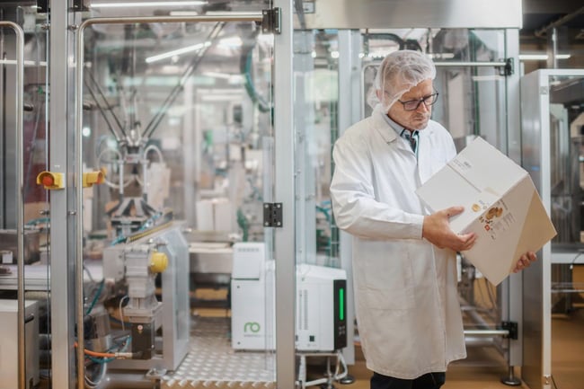 Sistemas de aplicación de adhesivo para la industria del embalaje, embalajes de envío sostenibles y seguros