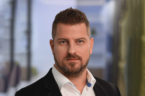 Herényi Zoltán, Country Manager