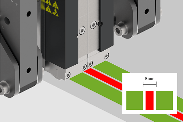 Aplicación de adhesivo para cierres adhesivos dobles con hueco para tiras de rasgado