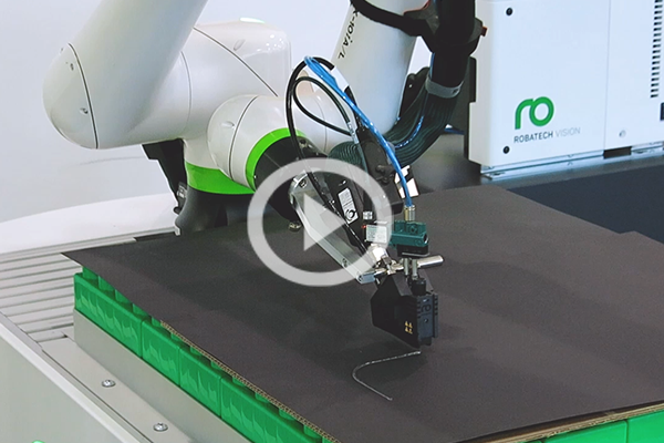 Fanuc製CRX協働ロボットを使った接着剤ビード塗布